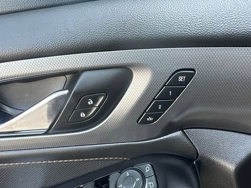 Used 2019 Chevrolet Traverse Premier w/ Redline Edition FWD image 10