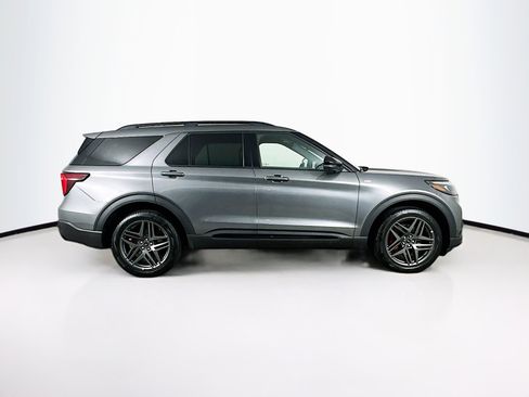 Used 2025 Ford Explorer ST-Line w/ ST-Line Street Pack AWD/4WD image 10