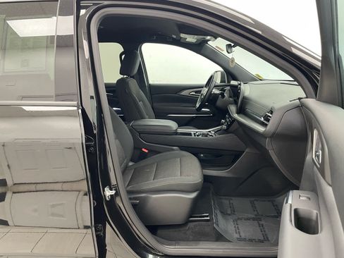 Used 2024 Chevrolet Traverse LT w/ LPO, Floor Liner Package AWD/4WD image 16