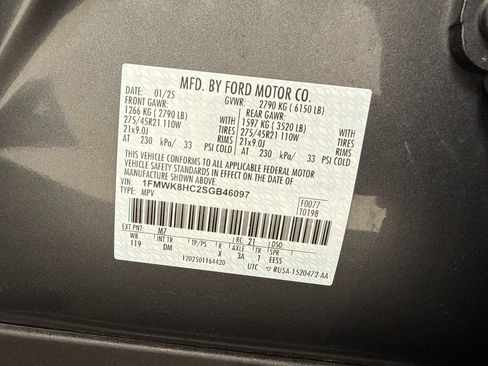 Used 2025 Ford Explorer Platinum w/ Ultimate Package AWD/4WD image 18