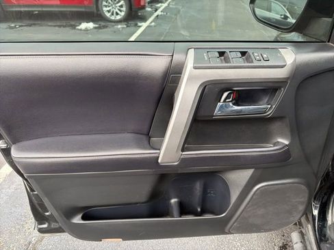 Used 2018 Toyota 4Runner 4WD image 11