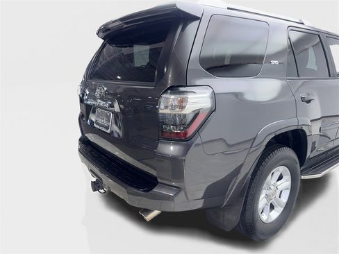 Used 2018 Toyota 4Runner 2WD image 18