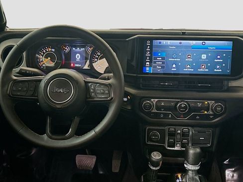 Used 2024 Jeep Gladiator Sport AWD/4WD image 18