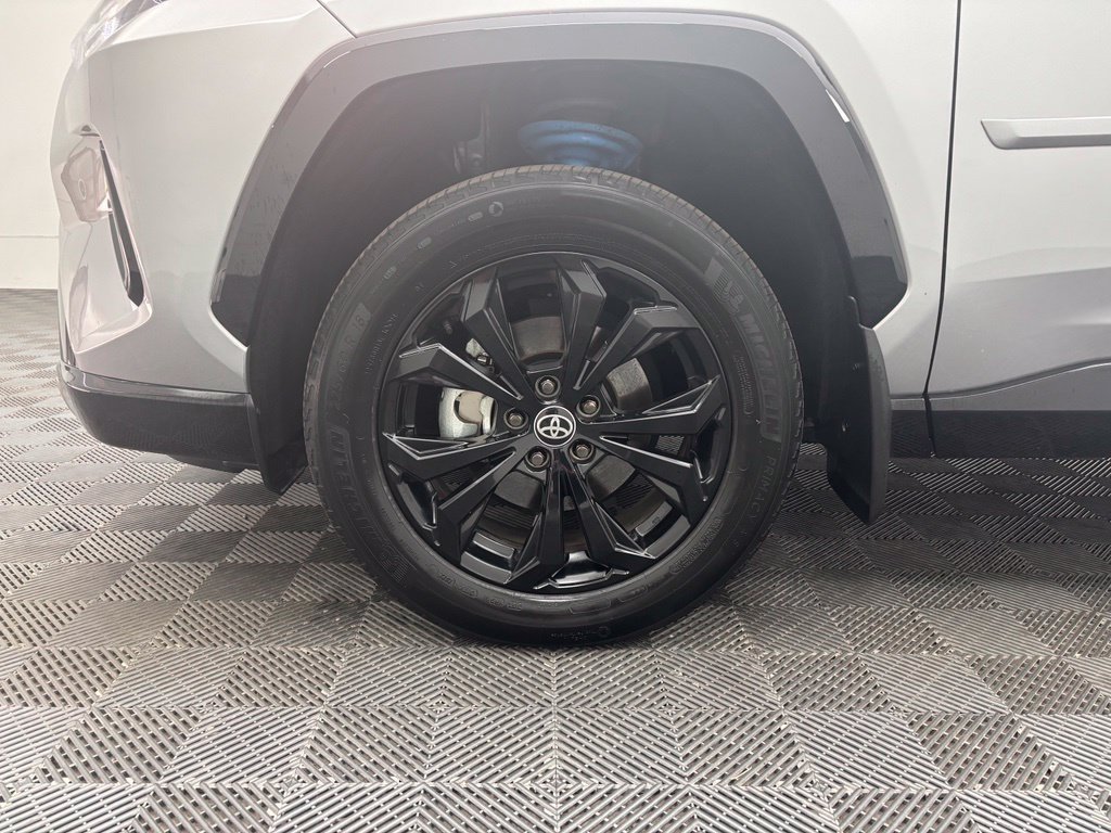 Used 2022 Toyota RAV4 SE w/ SE Grade Weather Package AWD/4WD image 15