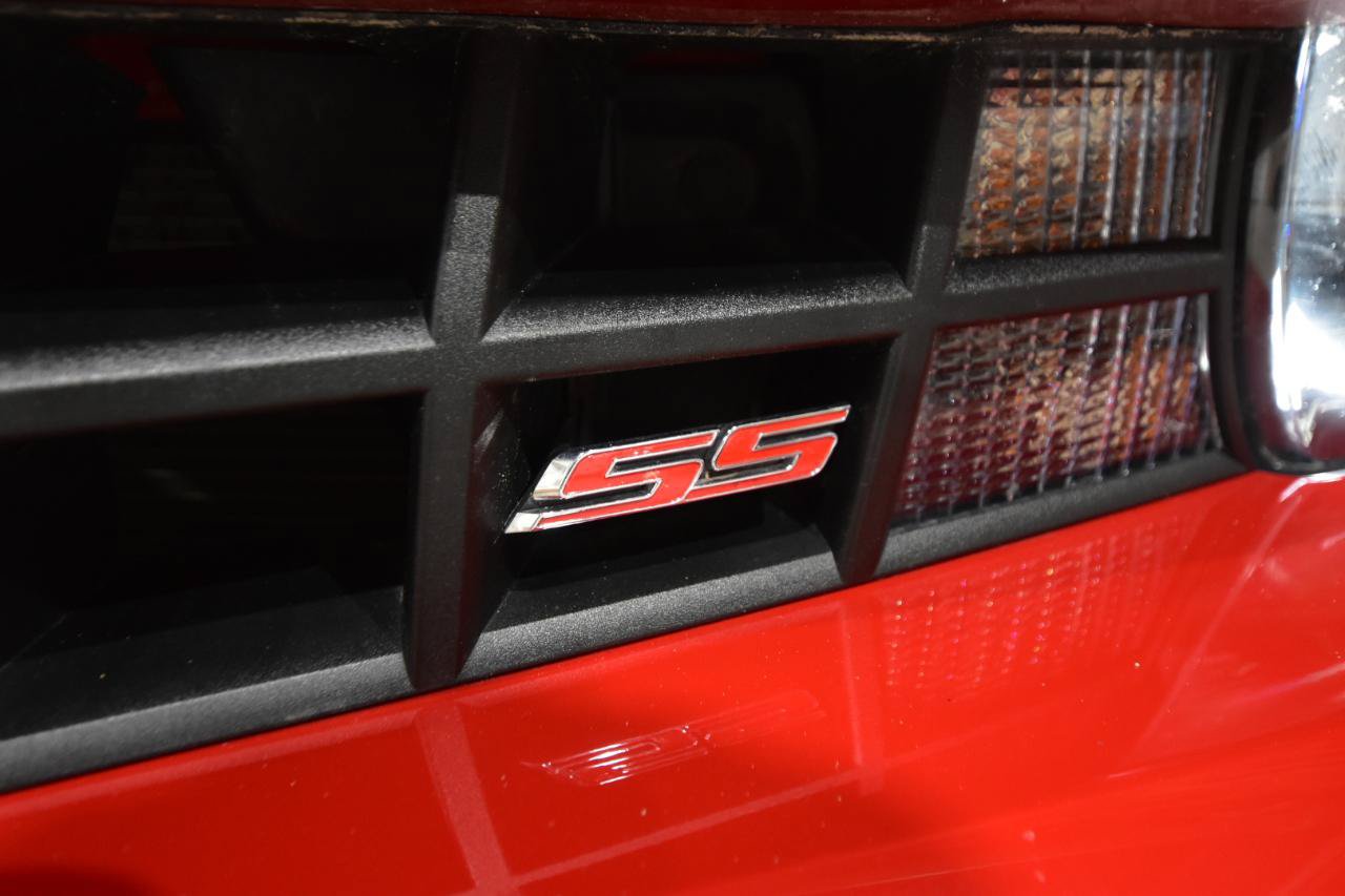 Used 2010 Chevrolet Camaro SS w/ RS Package RWD image 3