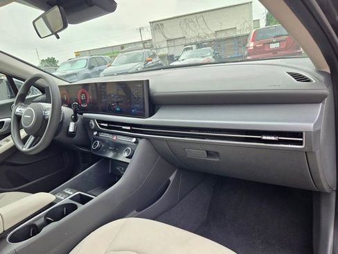 Used 2025 Hyundai Sonata SEL FWD image 30