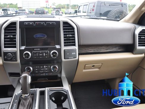 Used 2019 Ford F150 Lariat w/ Equipment Group 502A Luxury AWD/4WD image 20