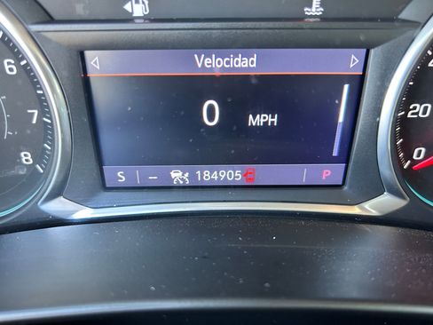 Used 2019 Chevrolet Equinox Premier image 16