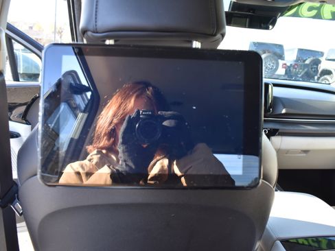 Used 2022 Kia Carnival SX image 30