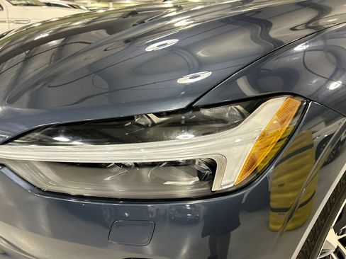 Certified 2025 Volvo XC60 B5 Plus AWD/4WD image 7