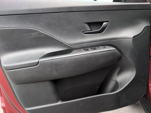 Used 2024 Hyundai Kona SEL image 13