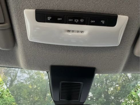 Used 2023 Nissan Kicks SV FWD image 23