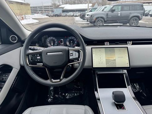 Used 2024 Land Rover Range Rover Evoque S image 12