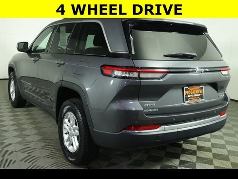 Used 2023 Jeep Grand Cherokee Laredo image 13