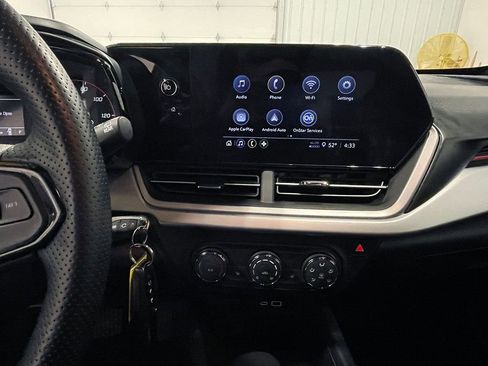 Used 2024 Chevrolet Trax RS w/ Driver Confidence Package FWD image 28
