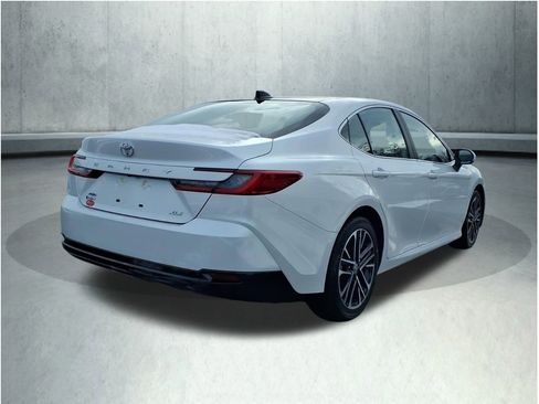 Certified 2025 Toyota Camry XLE image 6