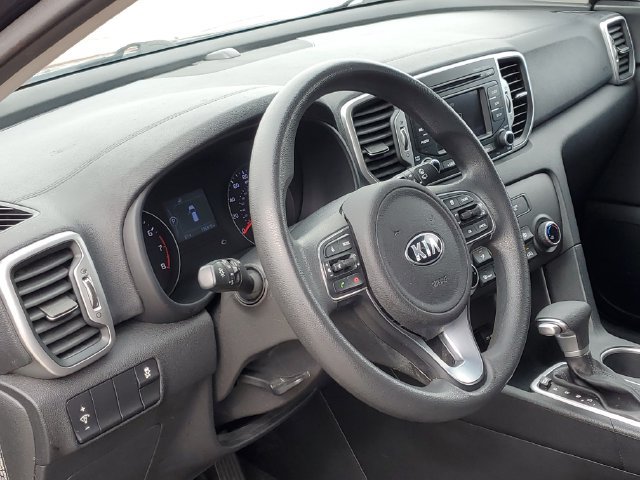 Used 2017 Kia Sportage LX AWD/4WD image 9