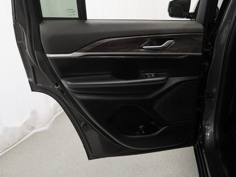 Certified 2023 Jeep Grand Cherokee Limited w/ Black Appearance Package image 44