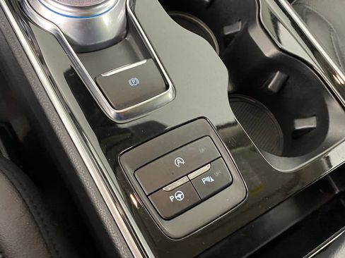 Used 2020 Ford Edge Titanium w/ Equipment Group 301A image 23