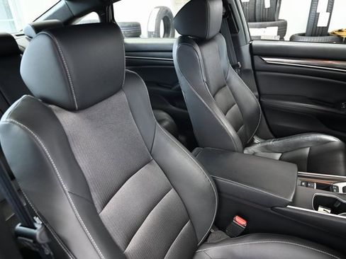 Used 2018 Honda Accord Sport image 8