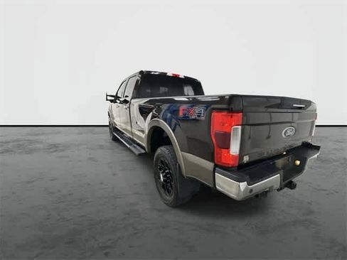 Used 2018 Ford F350 Lariat image 2