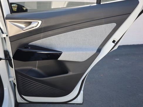 Used 2023 Volkswagen ID.4 Pro image 21