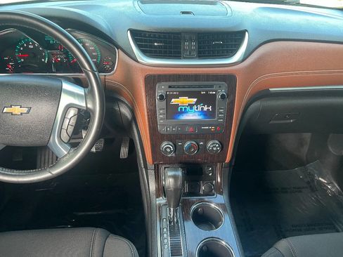 Used 2015 Chevrolet Traverse LT w/ Style and Technology Package image 33