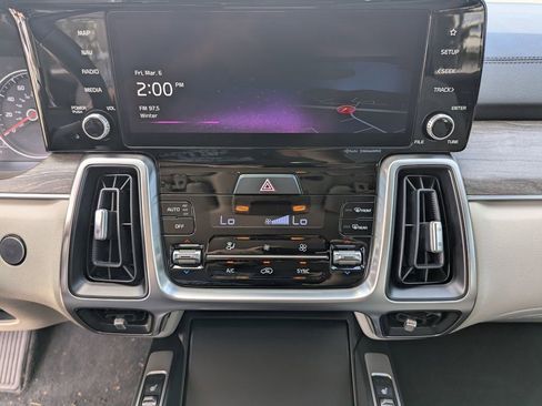 Certified 2022 Kia Sorento S image 18