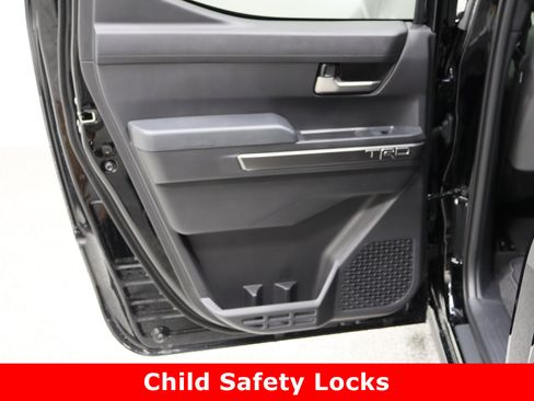 Used 2025 Toyota Tacoma TRD Off-Road image 26