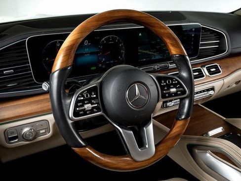 Used 2022 Mercedes-Benz GLS 450 4MATIC image 32