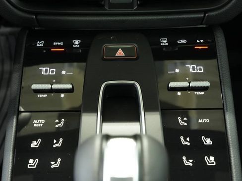 New 2026 Porsche Macan image 21