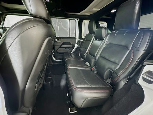 Used 2018 Jeep Wrangler Unlimited Rubicon AWD/4WD image 27
