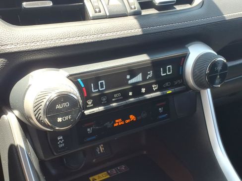 Used 2024 Toyota RAV4 Limited w/ Advanced Technology Package AWD/4WD image 18