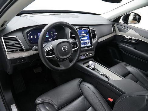 Certified 2023 Volvo XC90 T8 Ultimate w/ Protection Package Premier AWD/4WD image 12