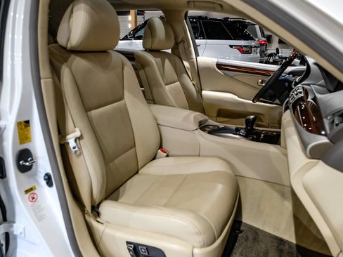 Used 2015 Lexus LS 460 L RWD image 31