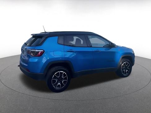 Used 2025 Jeep Compass Trailhawk AWD/4WD image 12
