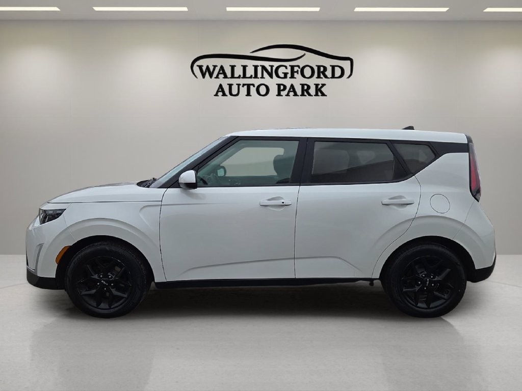 Used 2023 Kia Soul S FWD image 7