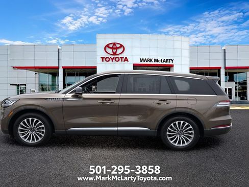Used 2022 Lincoln Aviator Reserve w/ Equipment Group 201A AWD/4WD image 2