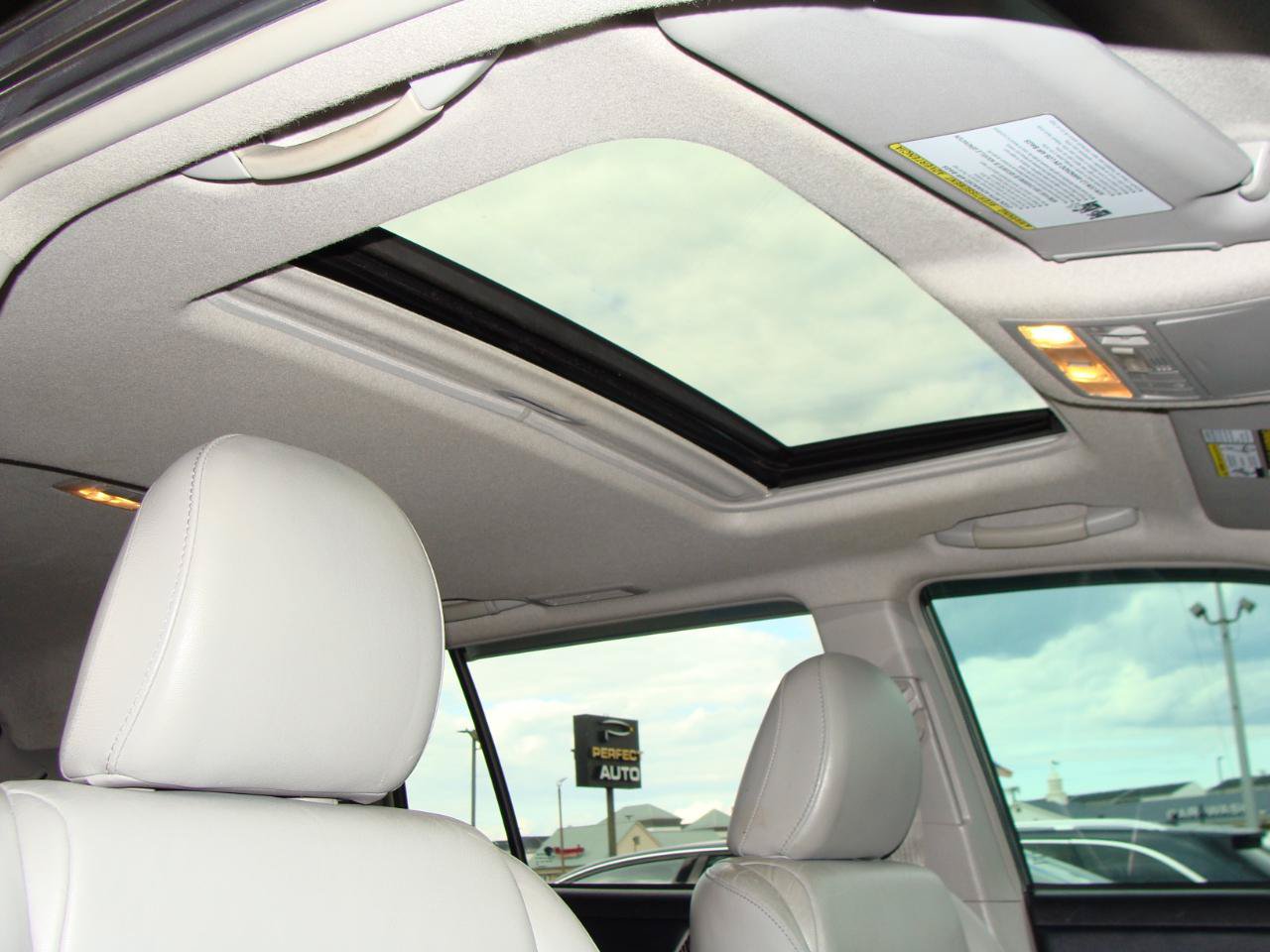 Used 2013 Toyota Highlander SE AWD/4WD image 11