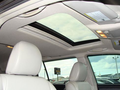 Used 2013 Toyota Highlander SE AWD/4WD image 11