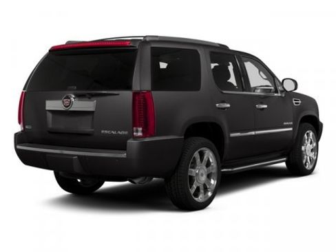 Used 2014 Cadillac Escalade Luxury image 2