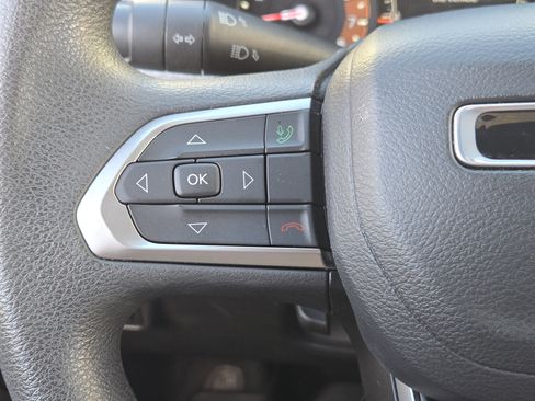 Used 2023 Jeep Compass Sport image 30