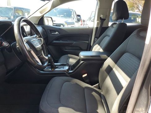 Used 2020 GMC Canyon SLE w/ Driver Alert Package image 19