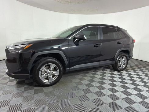 Used 2025 Toyota RAV4 LE AWD/4WD image 22