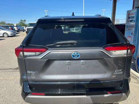Used 2022 Toyota RAV4 XSE AWD/4WD image 7
