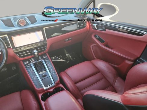 Used 2019 Porsche Macan S image 16