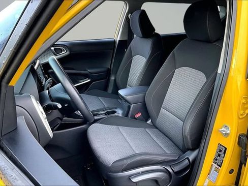 Used 2020 Kia Soul S FWD image 19