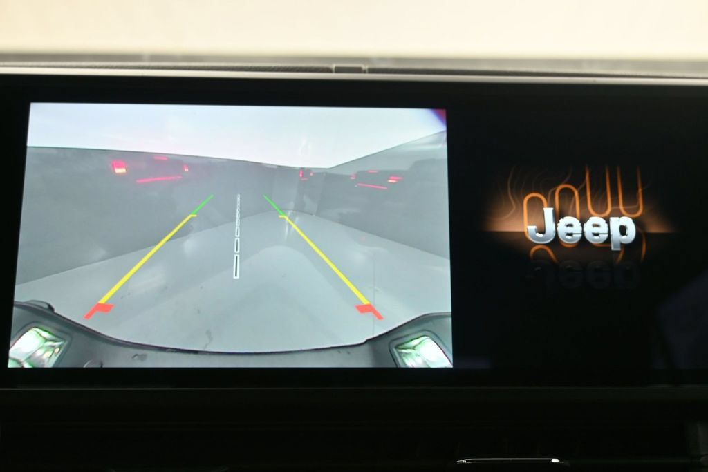 Used 2025 Jeep Gladiator Sport AWD/4WD image 18