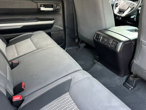 Used 2015 Toyota Tundra SR5 w/ SR5 Upgrade Package image 29