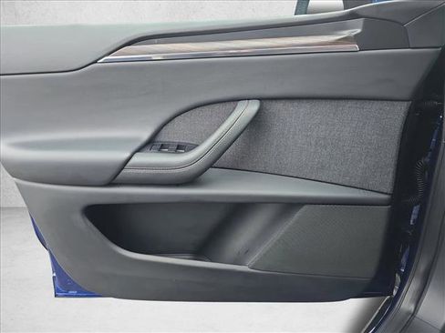 Used 2022 Tesla Model X image 24